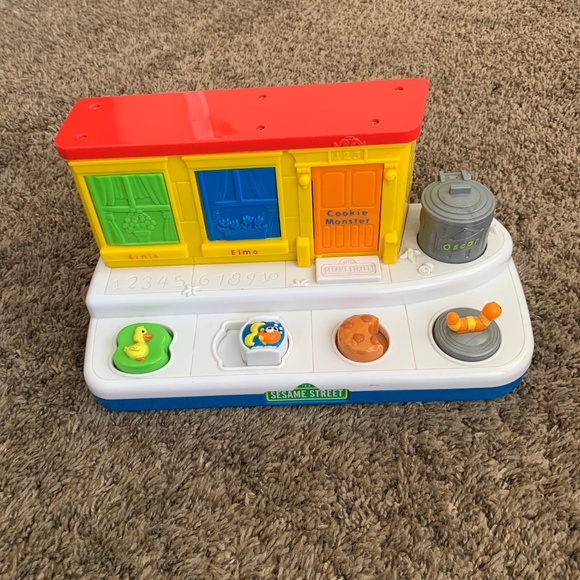 Vintage Sesame Street Baby Pop Up Pals Toy with Songs 2004 Mattel